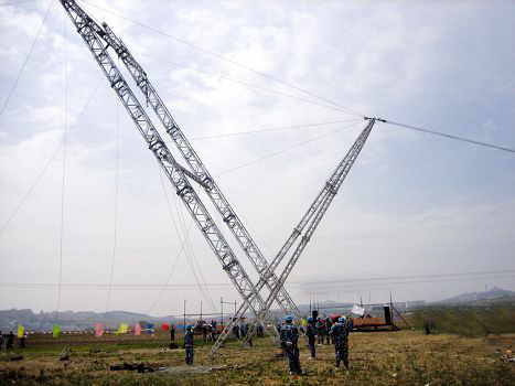 元寶山電廠(chǎng)施工架線(xiàn)采用滑車(chē)案例